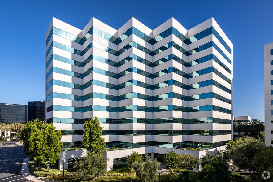 18201 Von Karman Ave, Irvine, CA à louer - Photo de l’immeuble – Image 1 sur 43