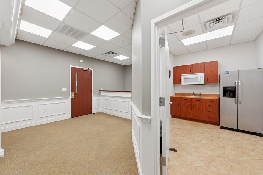 300 Pantigo Pl, East Hampton, NY à louer - Photo intérieure – Image 3 sur 16