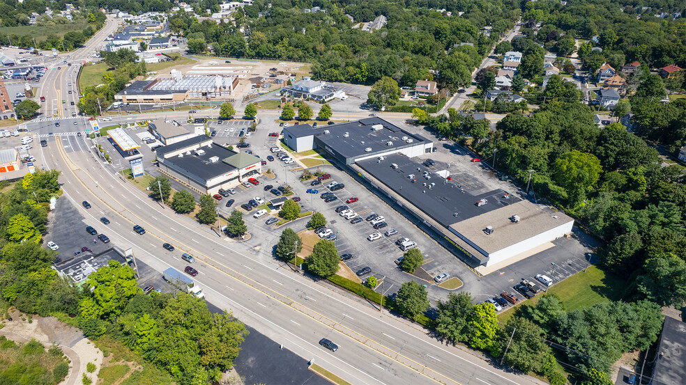 473 E Washington St, North Attleboro, MA à vendre - Photo de l’immeuble – Image 2 sur 7