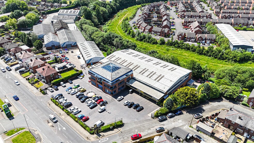 574 Manchester Rd, Bury à louer - Photo de l’immeuble – Image 3 sur 4