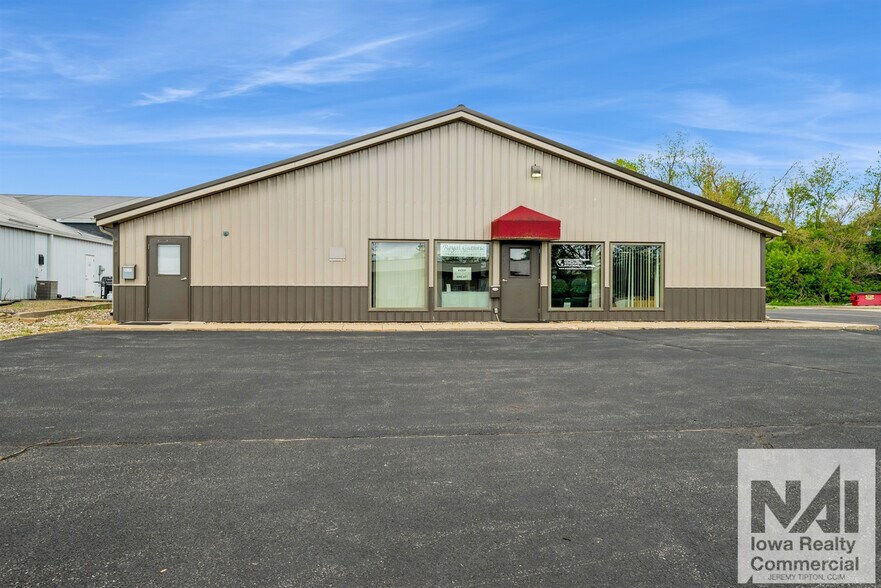 1070 Lyons Ln, Marion, IA à louer - Photo de l’immeuble – Image 2 sur 8