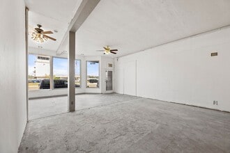 4010-4018 W Commonwealth Ave, Fullerton, CA à louer Photo intérieure– Image 1 sur 8