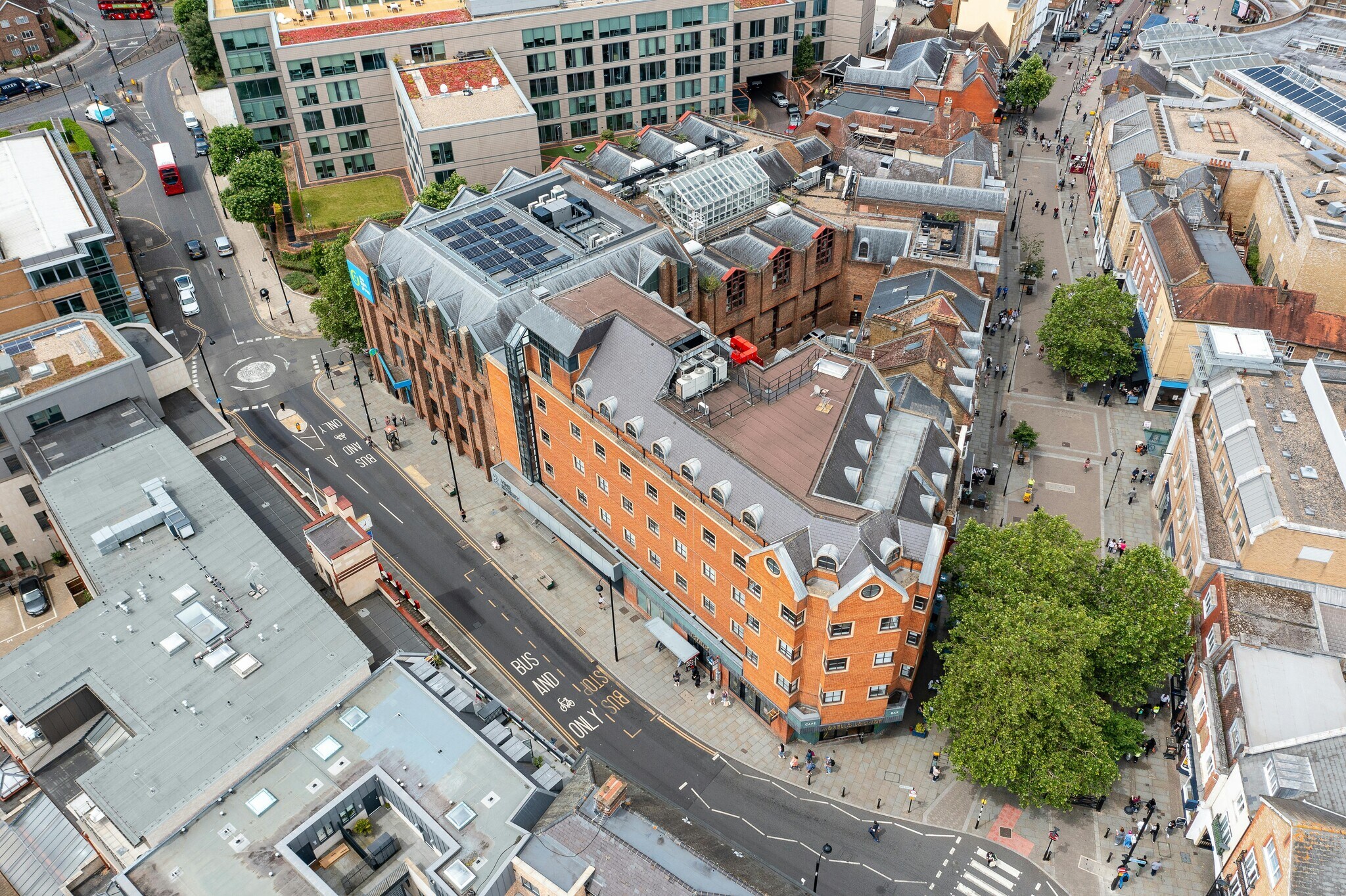 2 Vine St, Uxbridge à louer Photo de l’immeuble– Image 1 sur 6