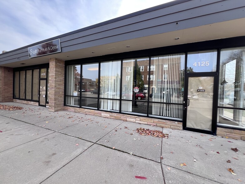 4123-4125 Oakton St, Skokie, IL à louer - Photo de l’immeuble – Image 2 sur 10