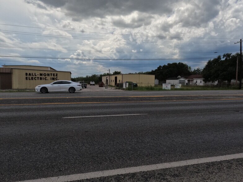 2631 Front st, Alice, TX à vendre - Photo de l’immeuble – Image 2 sur 5