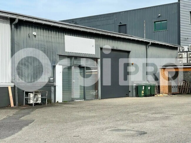 Plus de détails pour Local commercial à louer