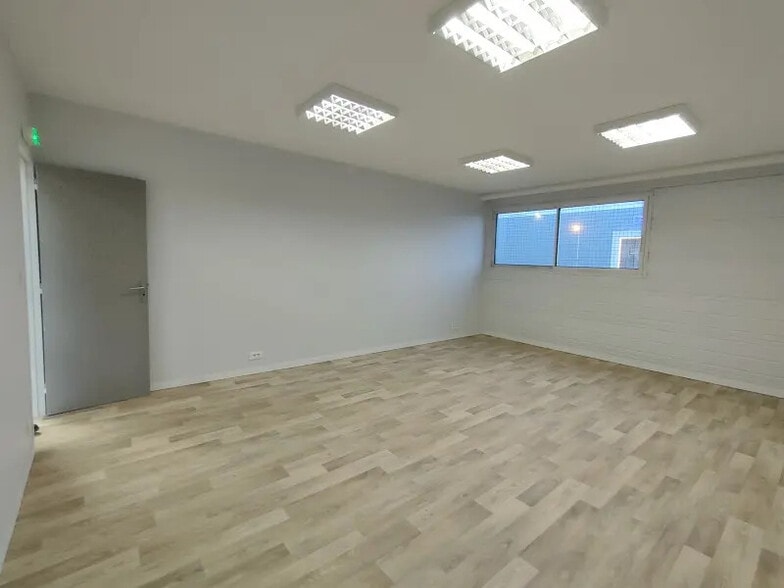 Bureau dans Colomiers à louer - Photo de l’immeuble – Image 2 sur 9