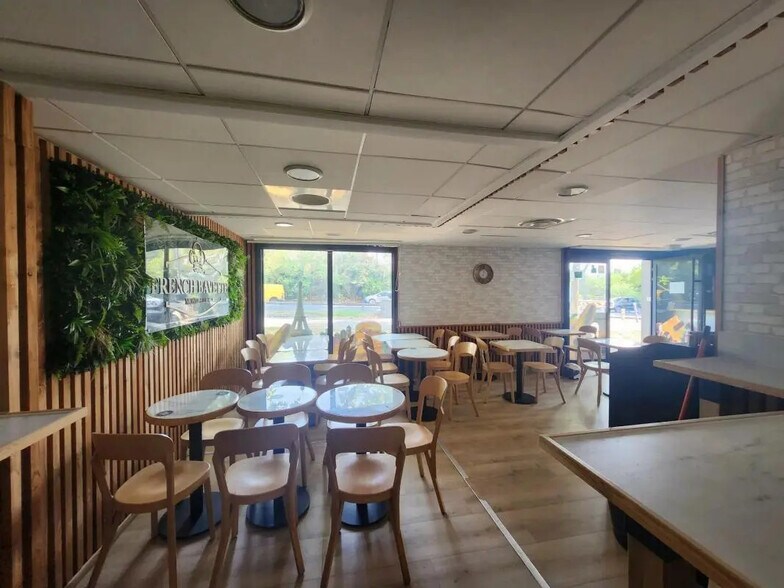 Local commercial dans Montpellier à louer - Photo de l’immeuble – Image 3 sur 9