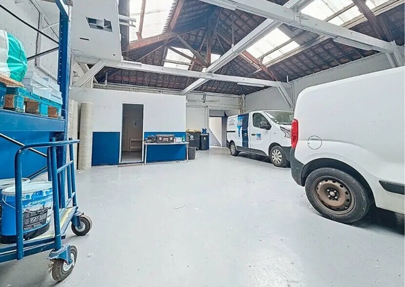 Local d'activités dans Elbeuf à vendre - Photo intérieure – Image 1 sur 3