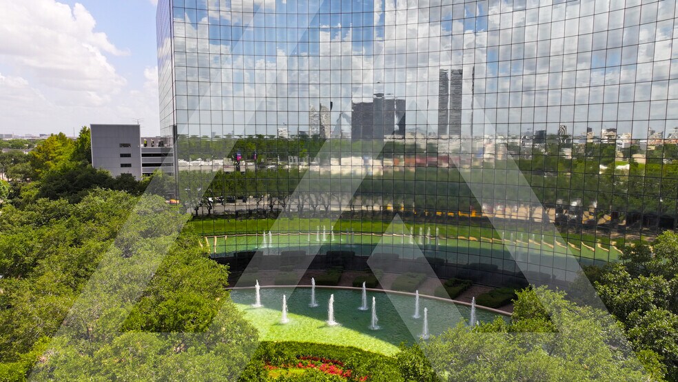 10777 Westheimer Rd, Houston, TX à louer - Photo de l’immeuble – Image 3 sur 8