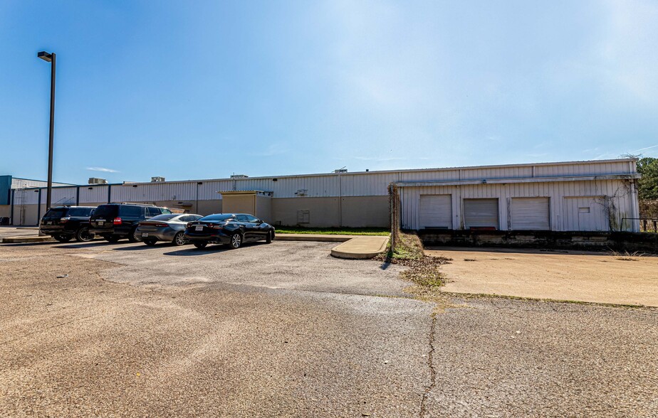 1220 S Palestine St, Athens, TX à louer - Photo de l’immeuble – Image 2 sur 14