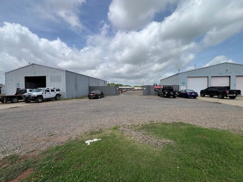 1605 Swan Lake Rd, Bossier City, LA à vendre - Photo de l’immeuble – Image 3 sur 8