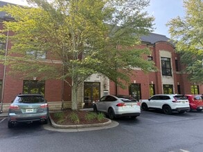 10475 Medlock Bridge Rd, Johns Creek, GA à louer Photo de l’immeuble– Image 2 sur 8