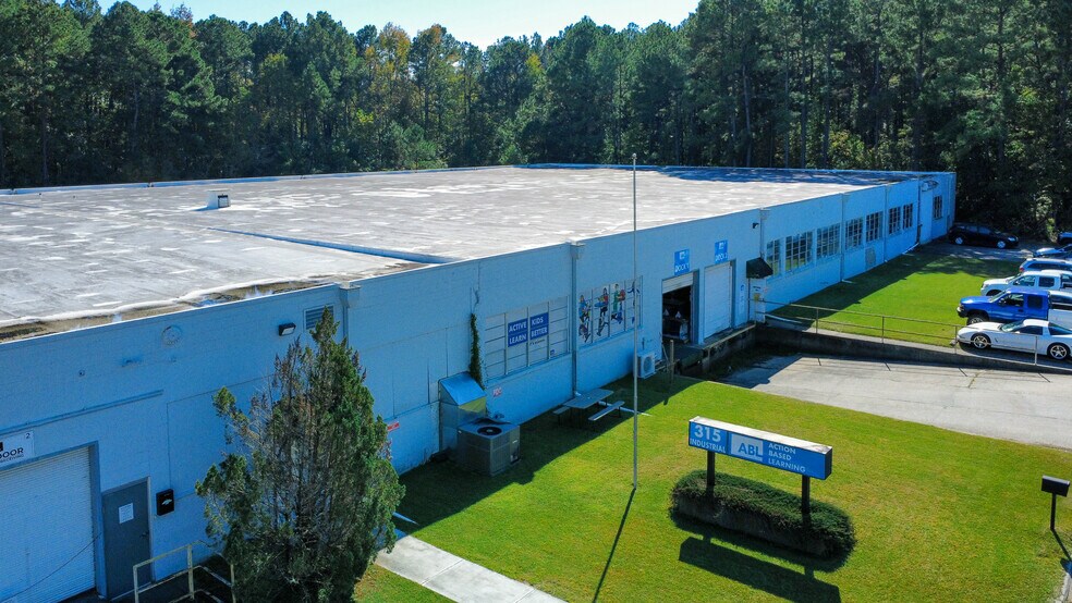 315 Industrial Rd, Summerville, SC à louer - Photo de l’immeuble – Image 2 sur 4