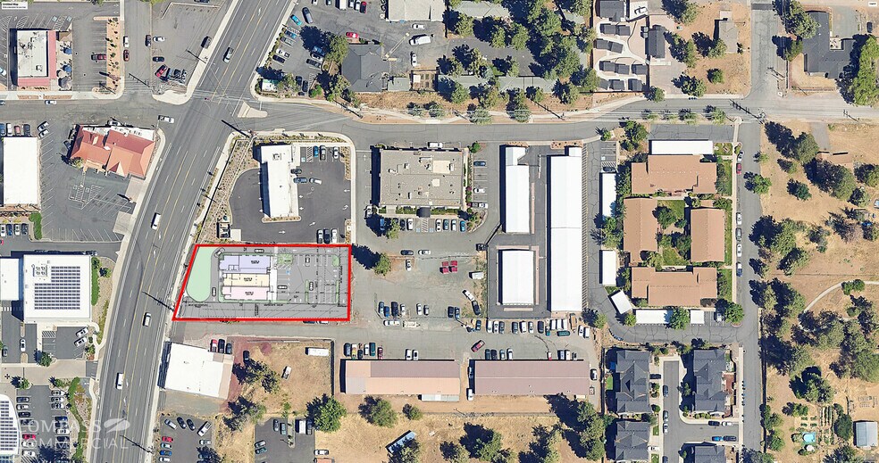 1025 SE Cleveland Square Loop, Bend, OR à louer - Photo de l’immeuble – Image 3 sur 4