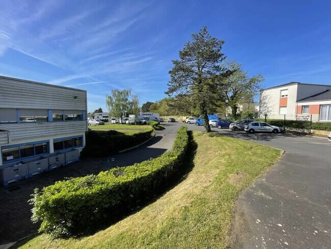 Plus de détails pour 10 Rue De La Johardière, Saint-Herblain - Bureau à vendre