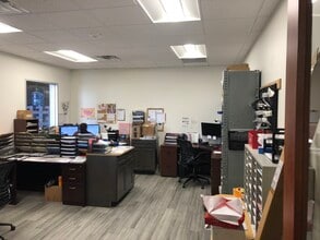 11833 Cutten Rd, Houston, TX à louer Photo intérieure– Image 2 sur 9