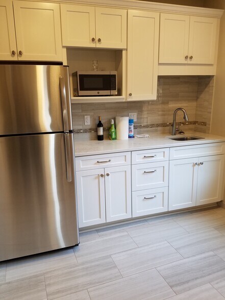 425-427 Cochran Rd, Pittsburgh, PA à vendre - Photo intérieure – Image 2 sur 7