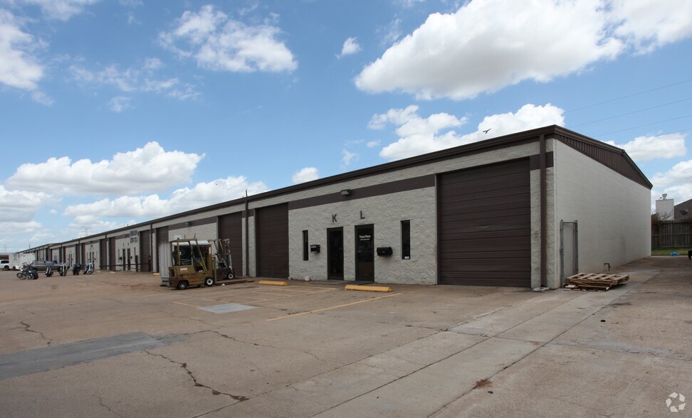 11303-11311 Jones Rd W, Houston, TX à louer - Photo de l’immeuble – Image 2 sur 7