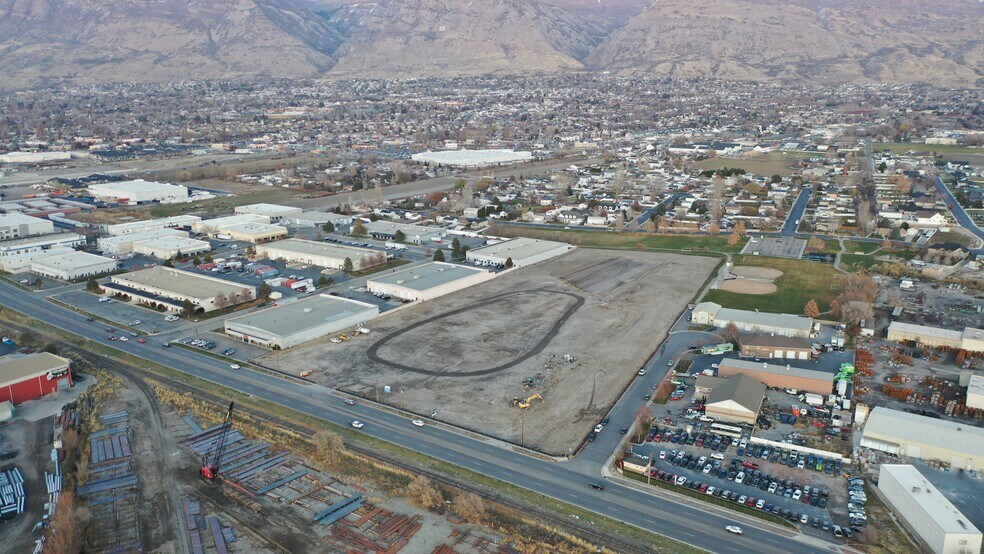 310 N Genevea Rd, Lindon, UT à louer - Photo de l’immeuble – Image 3 sur 4