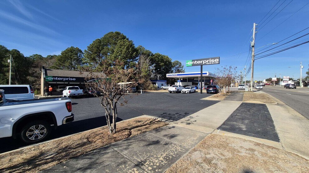 6269 Yadkin Rd, Fayetteville, NC à vendre - Photo de l’immeuble – Image 2 sur 11