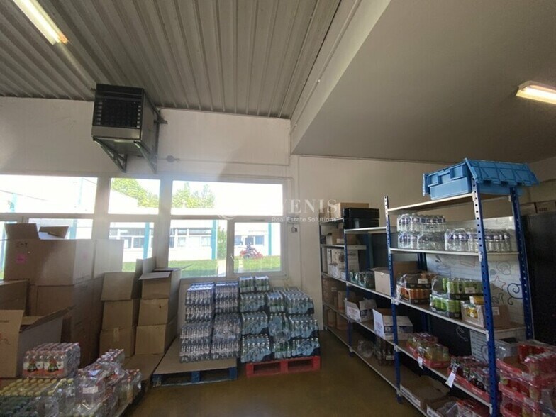 Local d’activités dans Trappes à louer - Photo intérieure – Image 3 sur 4