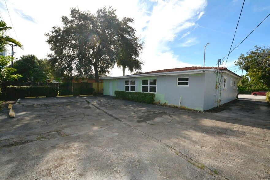 16921 NE 6th Ave, North Miami Beach, FL à vendre - Photo de l’immeuble – Image 3 sur 19