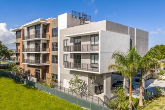 Plus de détails pour 2479 Northeast 192 Street, Miami, FL - Logement à vendre