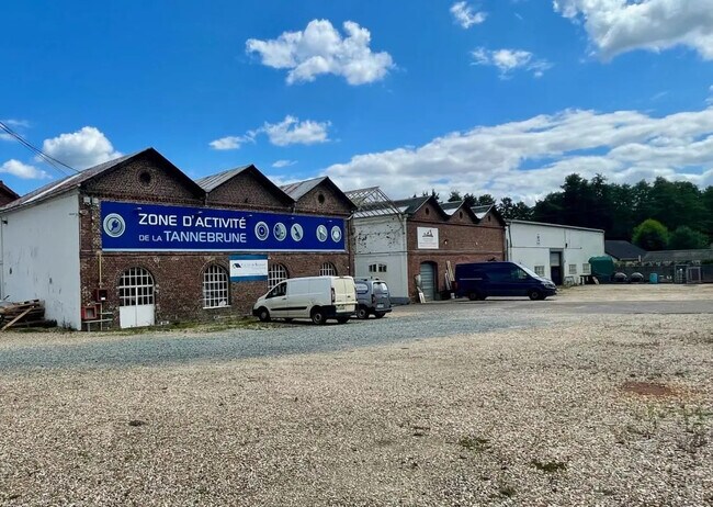 Plus de détails pour Local d’activités à vendre