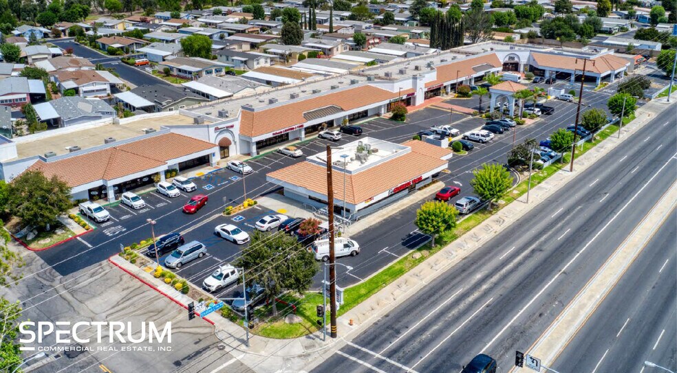 21525 Soledad Canyon Rd, Santa Clarita, CA à louer - Photo de l’immeuble – Image 3 sur 8