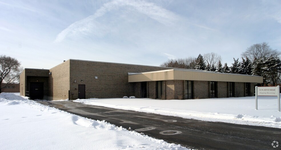 333 W Hintz Rd, Wheeling, IL à louer - Photo principale – Image 3 sur 20