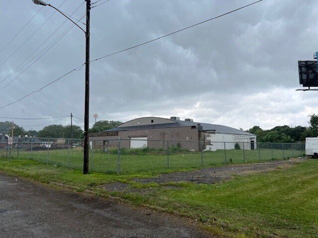 3908 Navarre Rd SW, Canton, OH à vendre Photo de l’immeuble– Image 1 sur 6