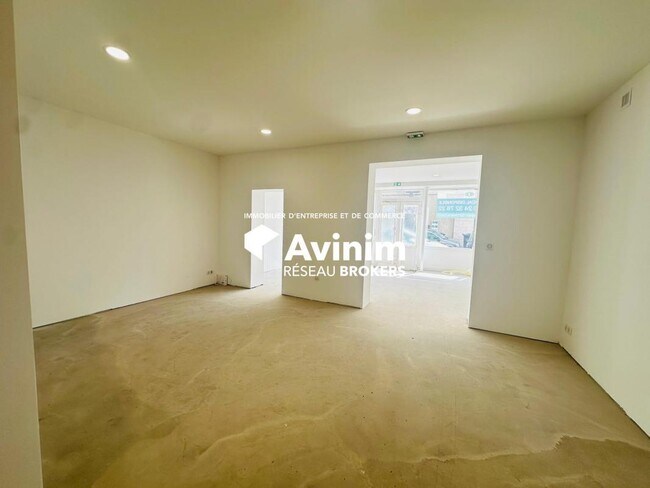 Plus de détails pour Local commercial à vendre