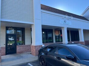 3045 Tower Hill Rd, South Kingstown, RI à louer Photo intérieure– Image 1 sur 10