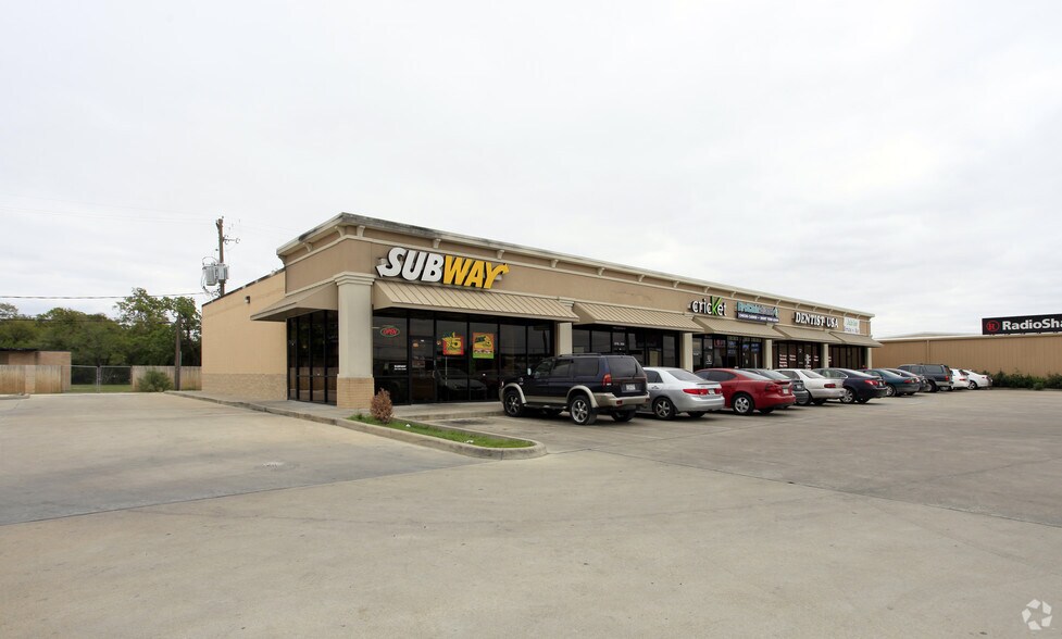 5042 Avenue H, Rosenberg, TX à louer - Photo principale – Image 3 sur 6