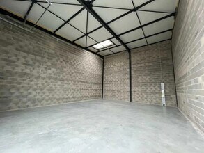 Local d'activités dans Trévoux à vendre Photo intérieure– Image 1 sur 6