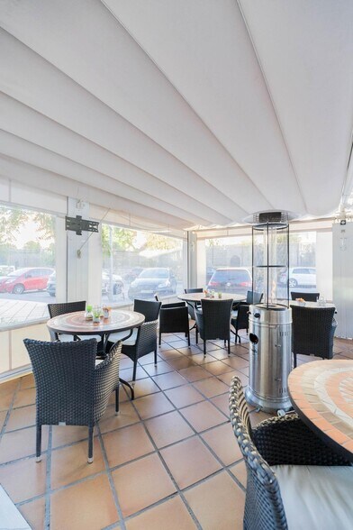 Local commercial dans Marbella à vendre - Photo de l’immeuble – Image 2 sur 13