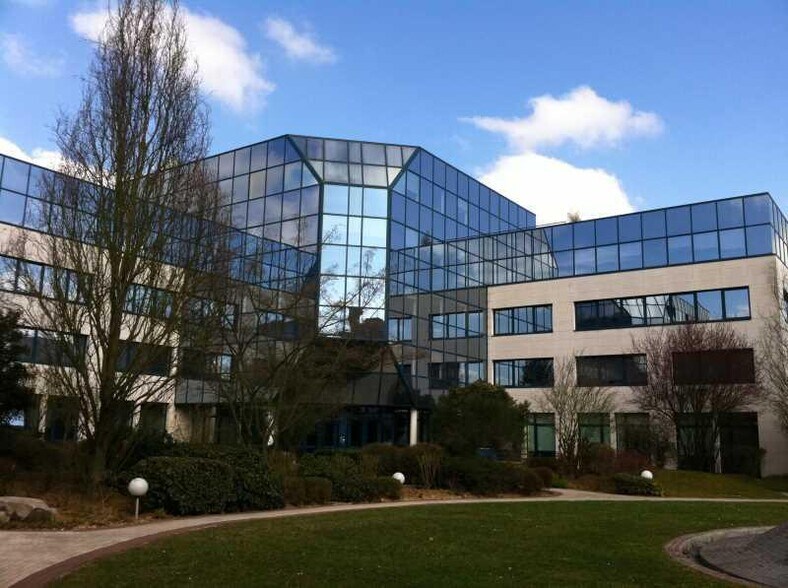 1 Avenue De L 'Atlantique, Les Ulis à louer - Photo de l’immeuble – Image 2 sur 17