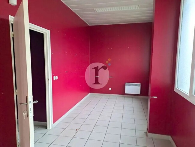 Plus de détails pour Local commercial à louer