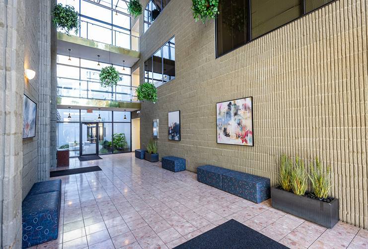 4405-4411 Montgomery Rd, Norwood, OH à louer - Hall d’entrée – Image 3 sur 10