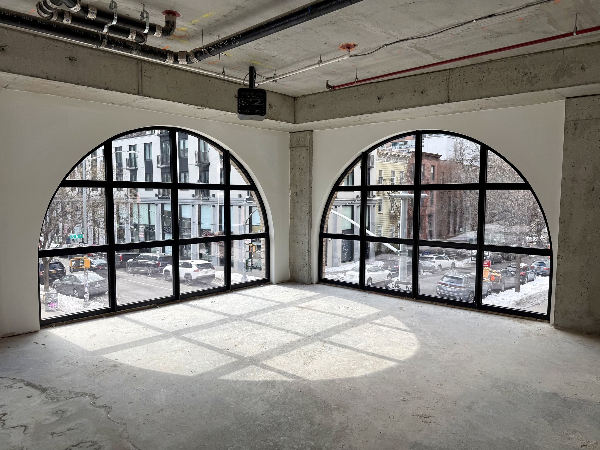 63 S 6th St, Brooklyn, NY à louer Photo de l’immeuble– Image 1 sur 10