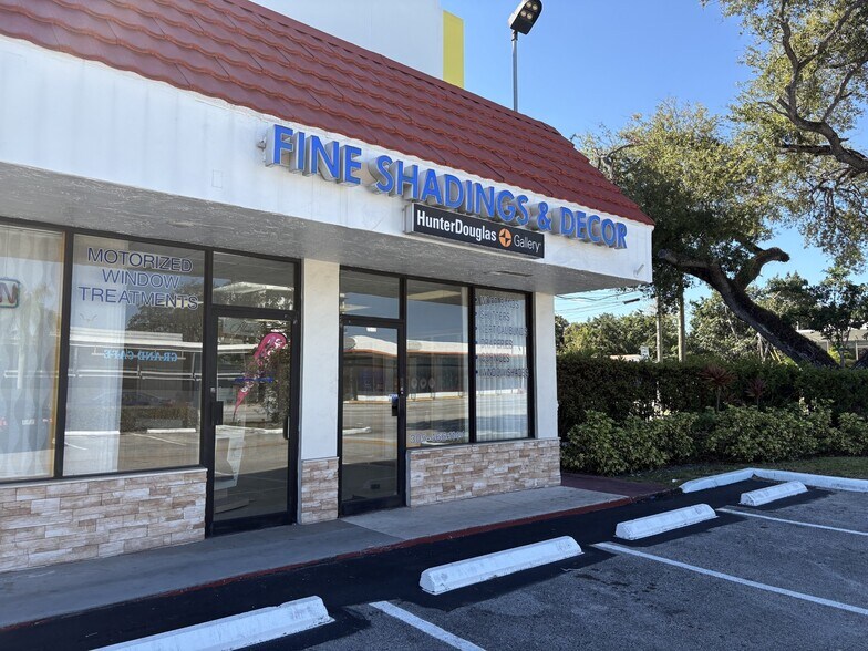 2550-2584 NE Miami Gardens Dr, Miami, FL à louer - Photo de l’immeuble – Image 1 sur 8