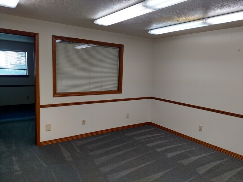 871-885 S Orem Blvd, Orem, UT à louer - Photo de l’immeuble – Image 3 sur 4
