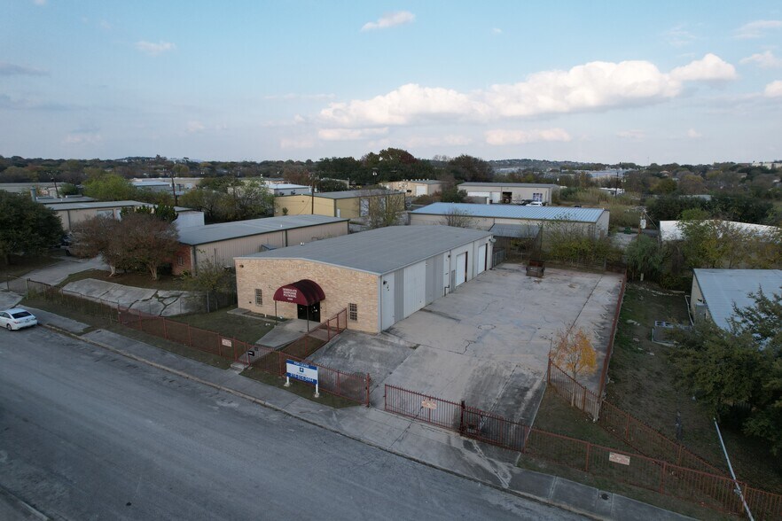 13106 Lookout Rdg, San Antonio, TX à vendre - Photo principale – Image 1 sur 55