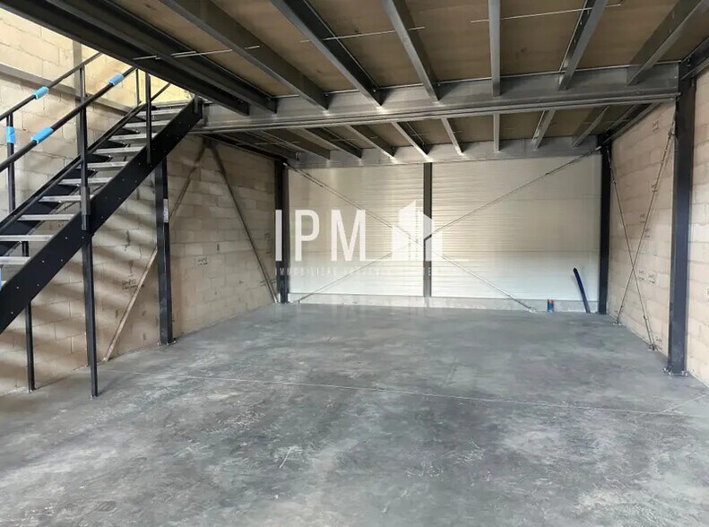 33 Rue De La Forge, Hyères à louer - Photo de l’immeuble – Image 3 sur 6