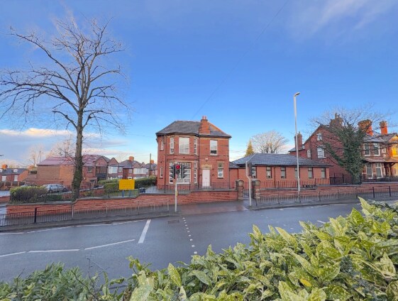 164 Chamber Road, Oldham à vendre - Photo principale – Image 1 sur 11
