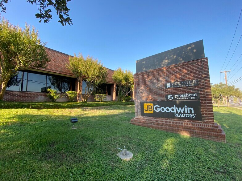 18503 Sigma Rd, San Antonio, TX à louer - Photo de l’immeuble – Image 3 sur 15