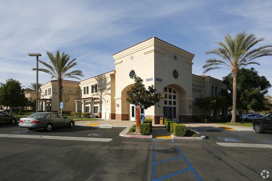 31565 Rancho Pueblo Rd, Temecula, CA à louer - Photo de l’immeuble – Image 1 sur 8