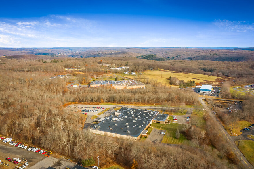 169 Callender Rd, Watertown, CT à louer - Photo principale – Image 1 sur 3