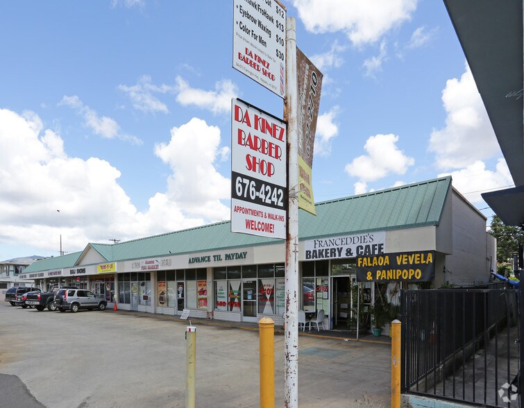 94-668 Farrington Hwy, Waipahu, HI à louer - Photo de l’immeuble – Image 3 sur 5